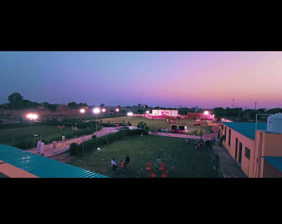 Prem Garden & Resort Mathura Bagian luar foto