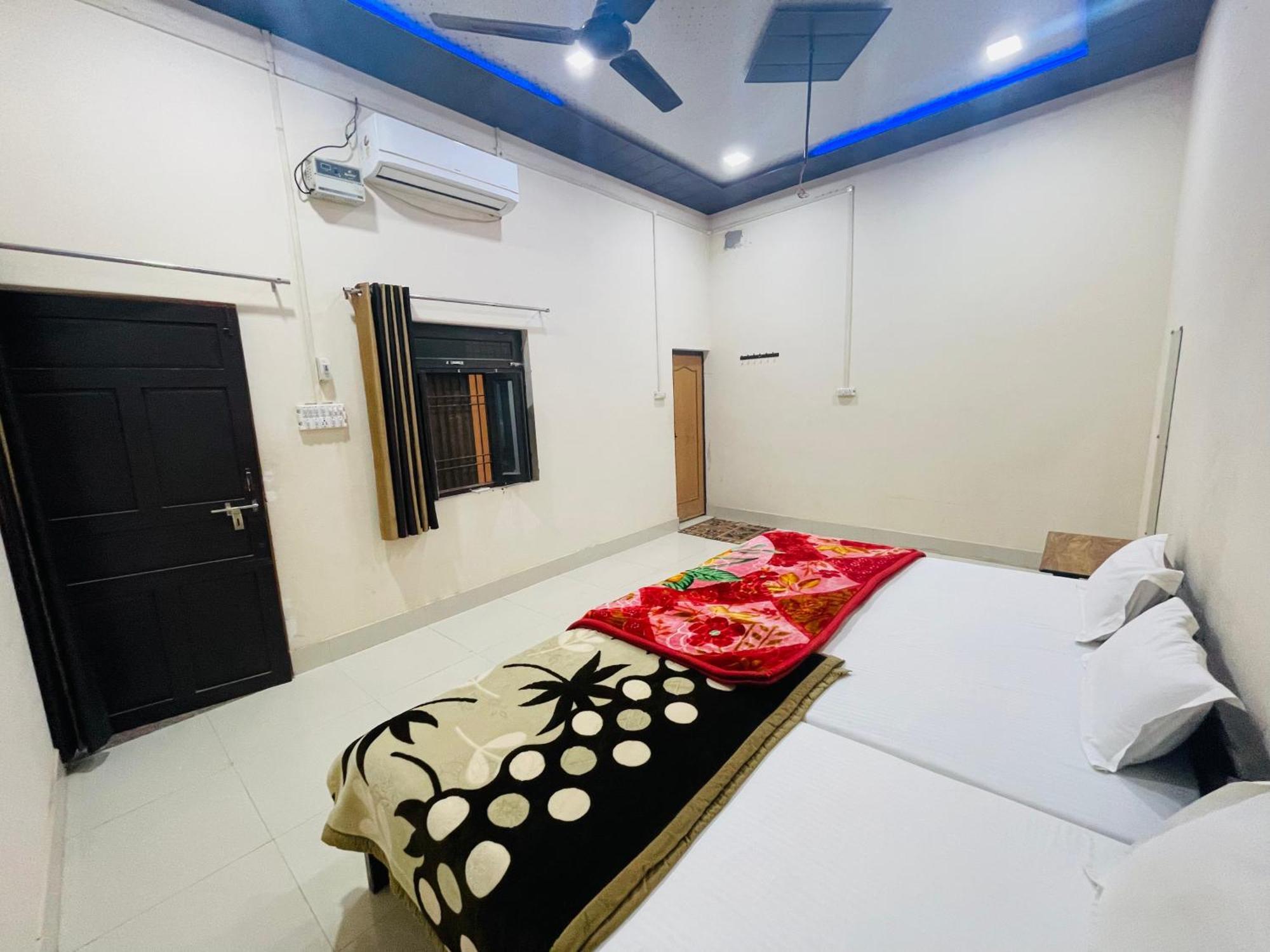 Prem Garden & Resort Mathura Bagian luar foto